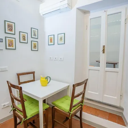 By Ponte Vecchio Florencja